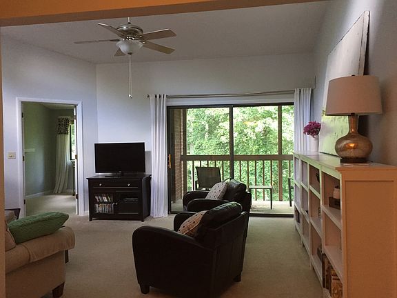 3rd image of 111 Turtle Creek Rd APT 11