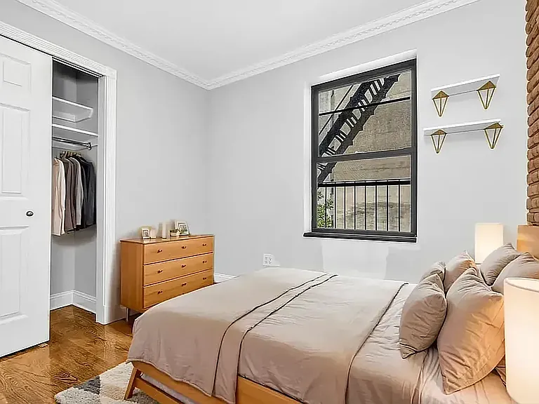 330 E 6th St #2F — Photo 3