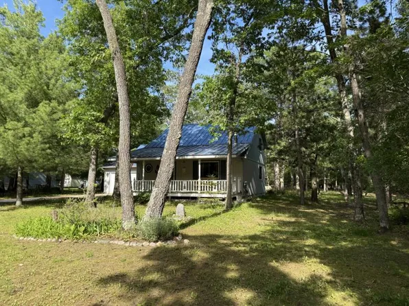 5674 Janis Dr, Oscoda, MI 48750