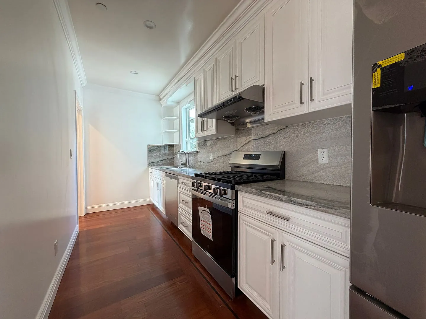 Bright & Spacious Home with Private Deck Near Dolores Park! — Photo 4