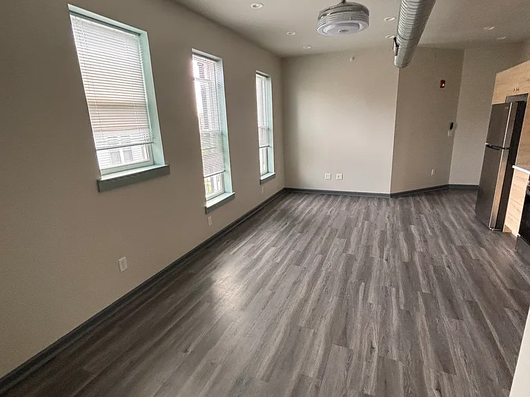 29 E Utica St #2C — Photo 18
