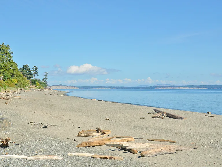 Cordova Bay Rd — Photo 67