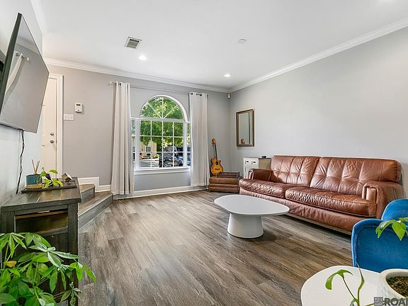 2nd image of 2210 Christian St APT 35