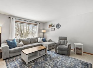 5121 Ridge Oak Dr, Madison, WI 53704