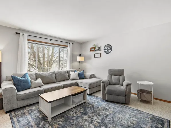 5121 Ridge Oak Dr, Madison, WI 53704
