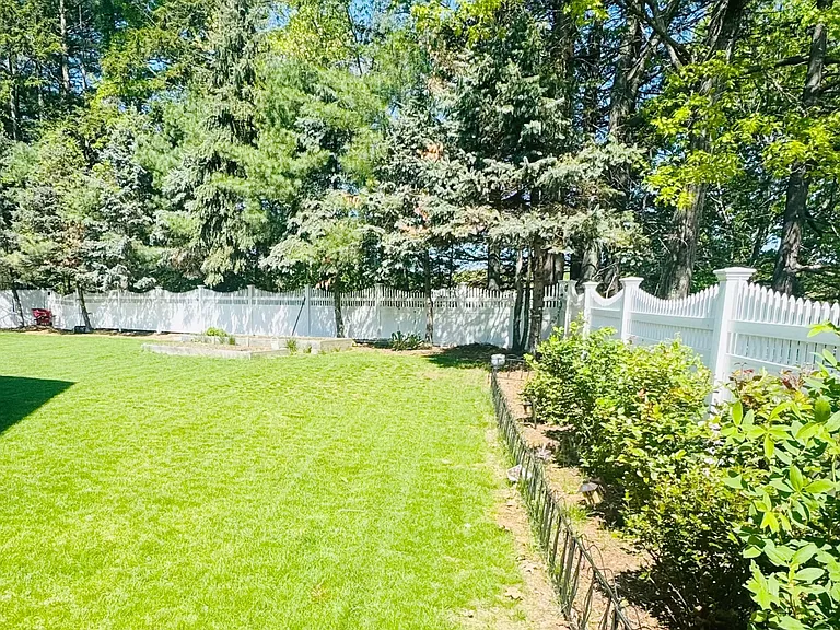 16 Westside Dr — Photo 17