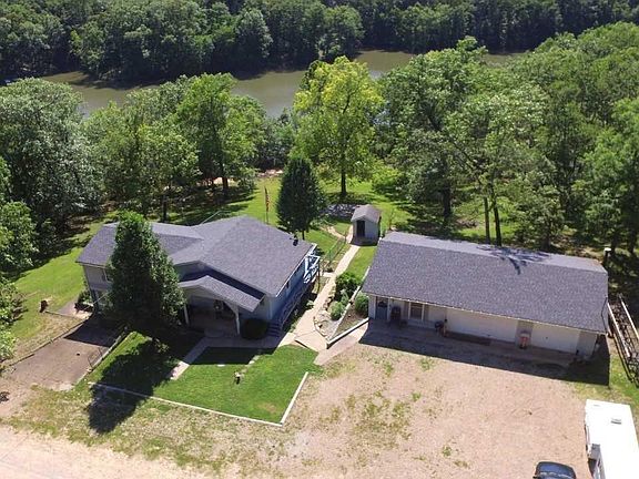 3rd image of 9645 Carr Dr