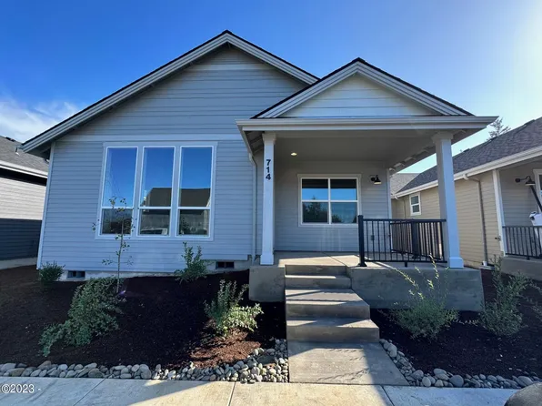 714 SE 44th St #57, South Beach, OR 97366