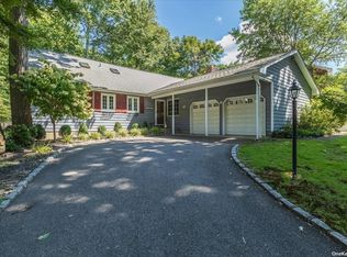 6 Harbor Ct, Centerport, NY 11721