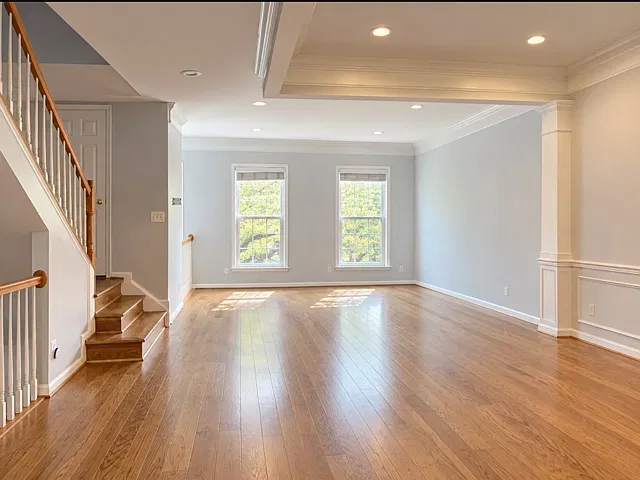 3 bed, 2.5 bath, 1500 sqft, $2,400 — Photo 3