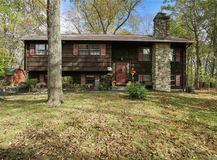 11 Apple Blossom Ct, Airmont, NY 10952