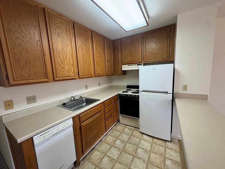 R13 — Photo 11