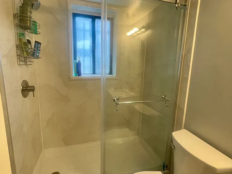 1031 Michigan Ave NE #101 — Photo 18
