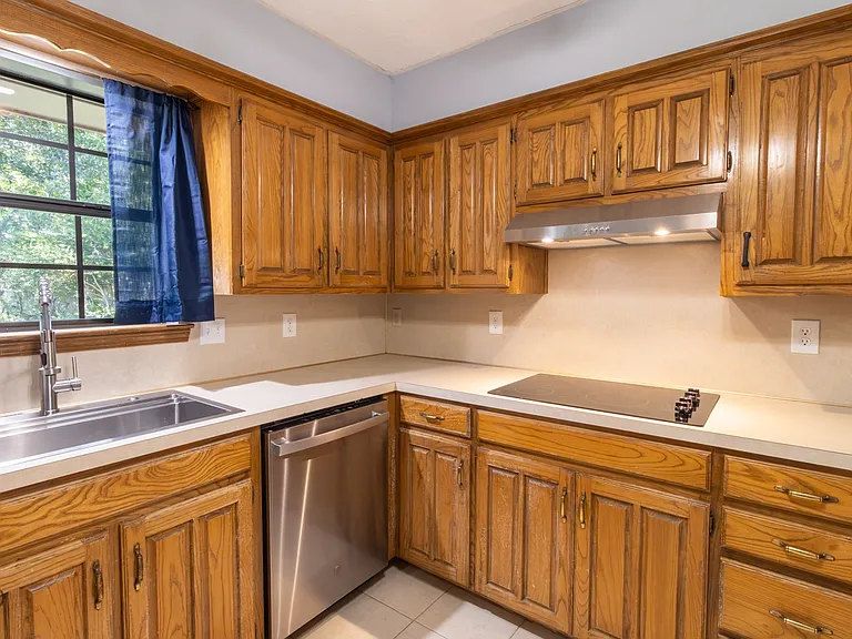 1535 Primrose Dr — Photo 18
