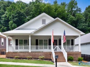 1521 Patterson St, Guntersville, AL 35976