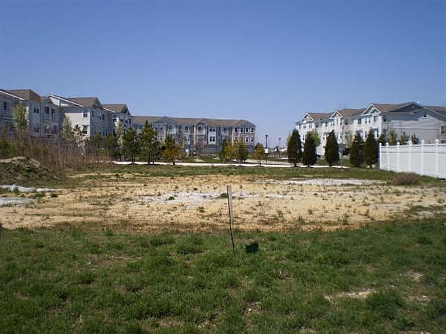 2nd image of 8 Woodlawn Ave