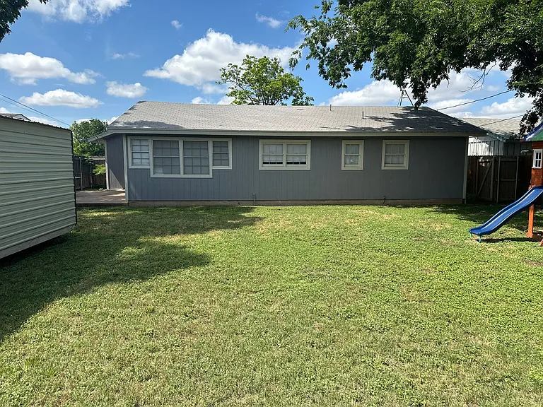 3017 Bennett Dr — Photo 33