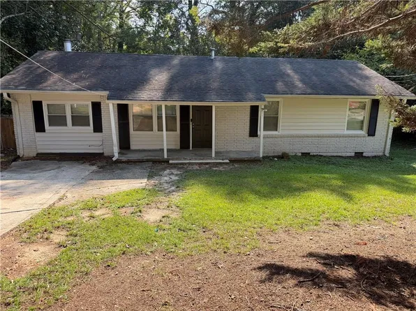 673 Jeb Stuart Dr, Jonesboro, GA 30238