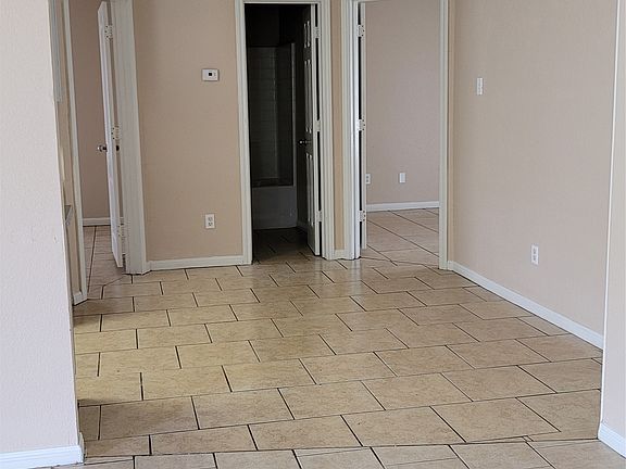 4th image of 217 E Craven Ave #C & D
