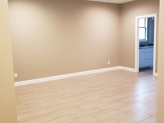 4th image of 4407 San Carlos Ct