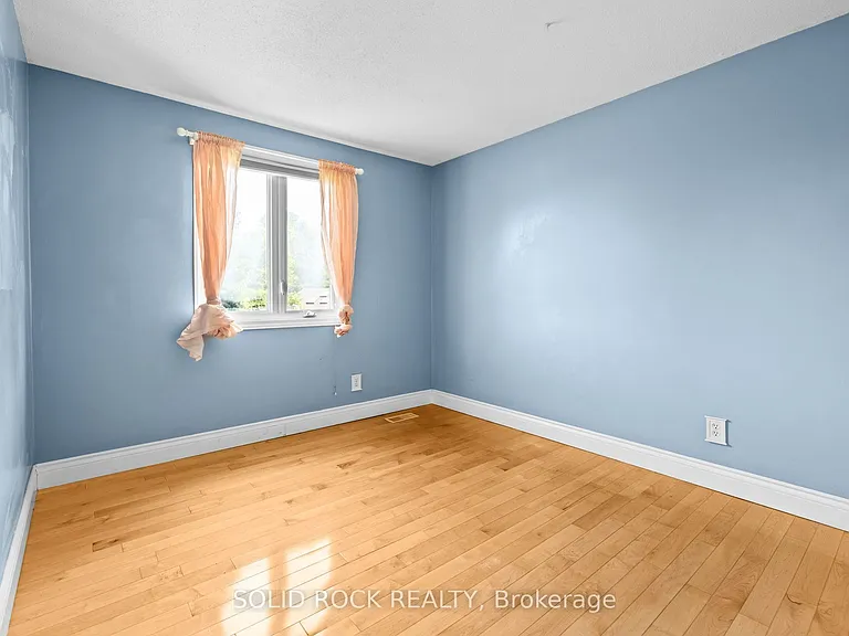 1631 Charbonneau St — Photo 25