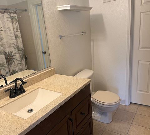 3rd image of 940 Village Trl Unit 7-203