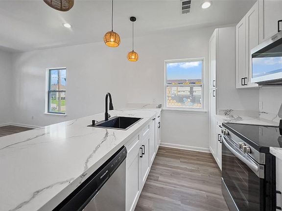 4th image of 3114-3116 Clouet St