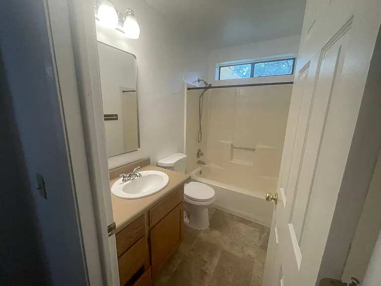 138 Patterson Ct — Photo 13