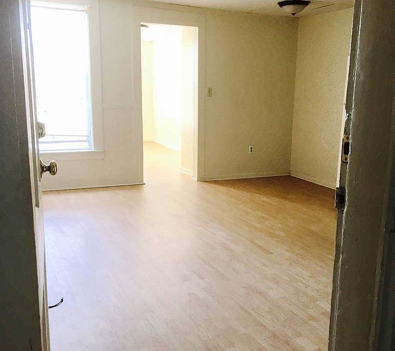 2nd image of 35 Merchant St APT 6