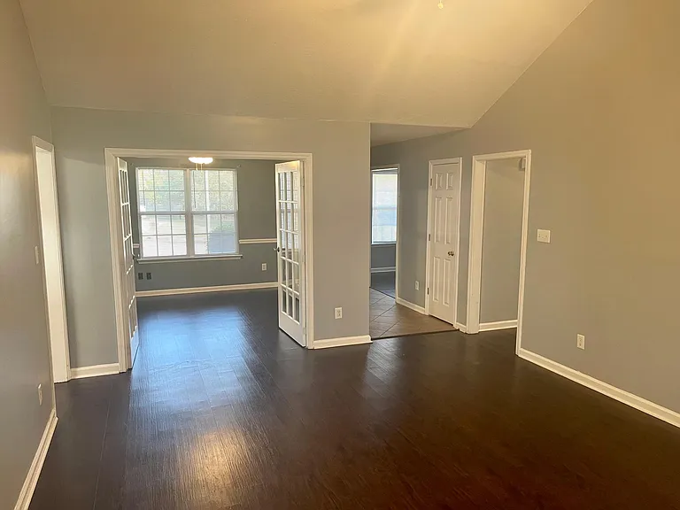 1365 Walton Loop — Photo 14