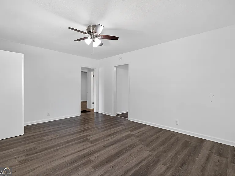 2036 McPherson Dr — Photo 16