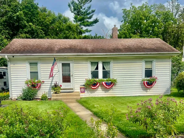 3S441 Warren Ave, Warrenville, IL 60555