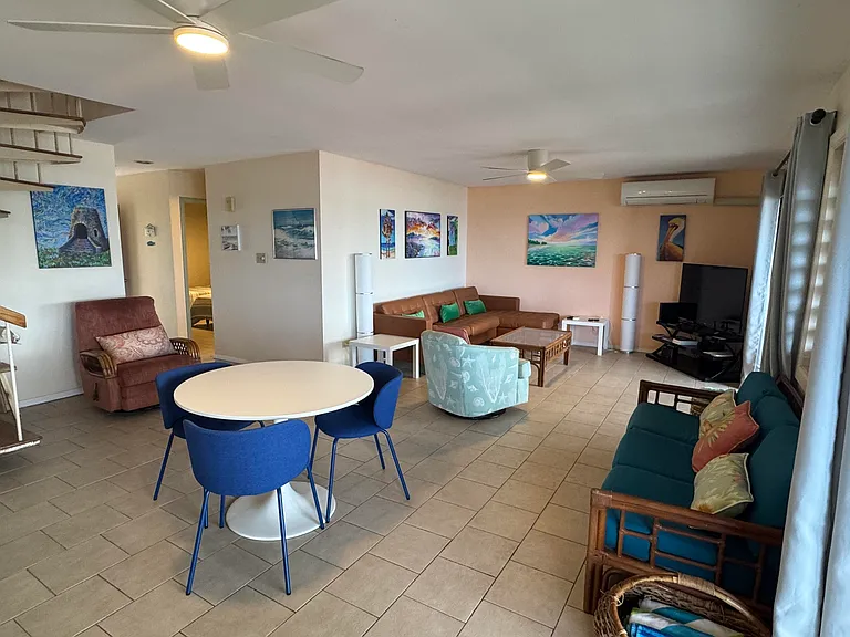 219 Mount Welcome Est — Photo 2