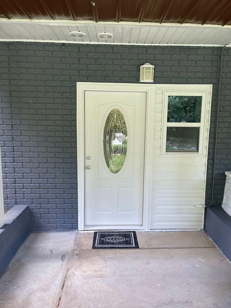 6431 Locust Ln — Photo 2
