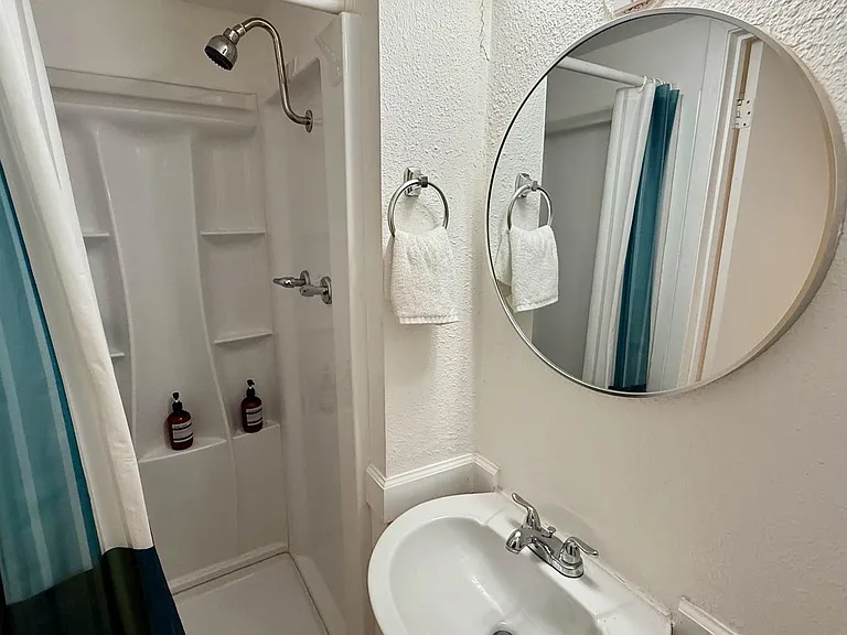 1802 E University Ave #A — Photo 19