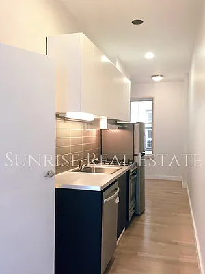 Rented by Sunrise Real Estate | media 39