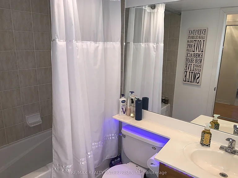 250 Wellington St W #436 — Photo 22