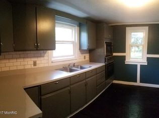 654 Sheridan Rd, Saint Joseph, MI 49085