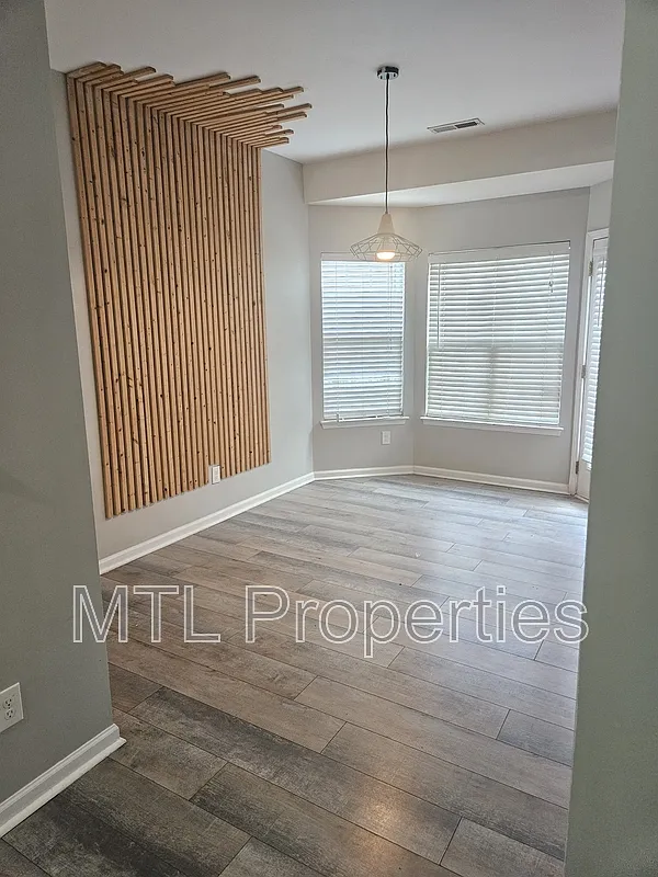 5 bed, 3.0 bath, 2184 sqft, $2,500 — Photo 3