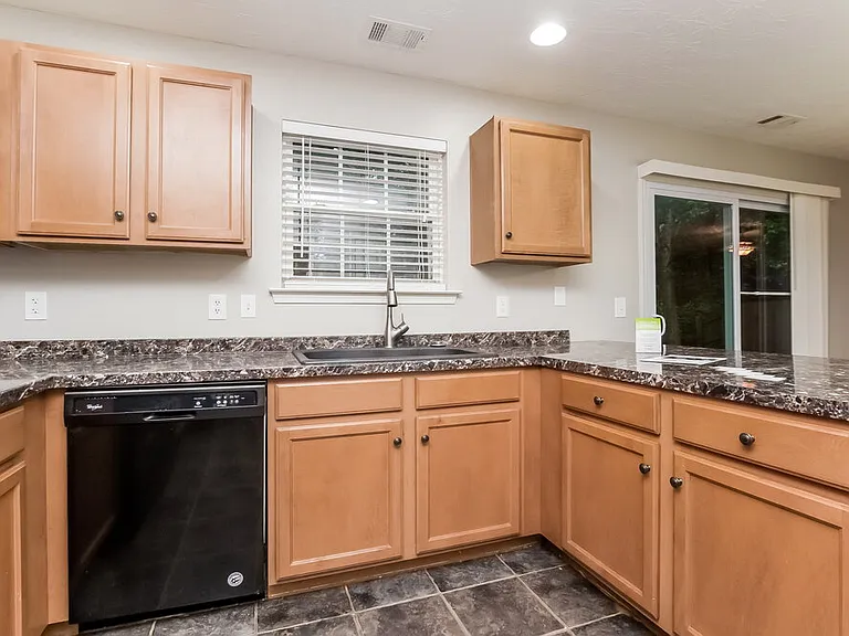 340 Meadows Ln — Photo 8