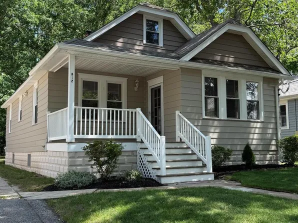 512 Farragut Ave, Mays Landing, NJ 08330