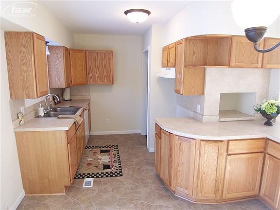 3rd image of 12500 Joel Dr
