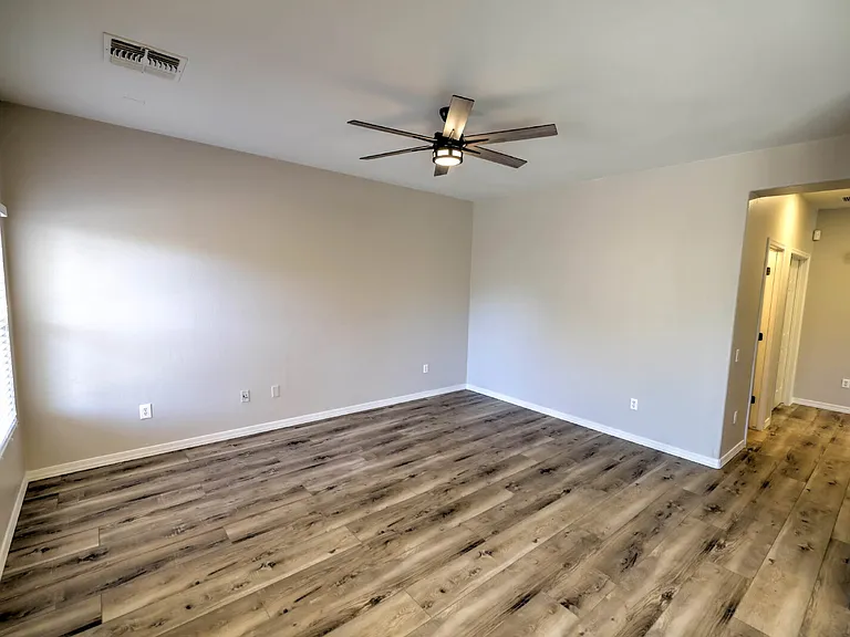 838 W Calle Valenciana — Photo 8