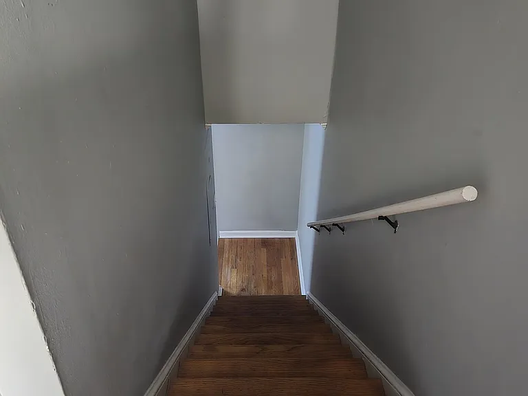 320 Vine St #2 — Photo 4