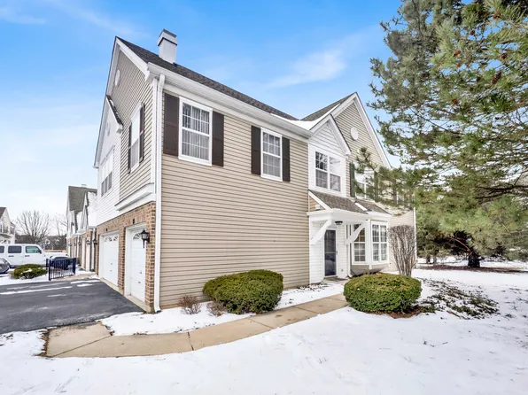 51 Arboretum Dr, Lombard, IL 60148