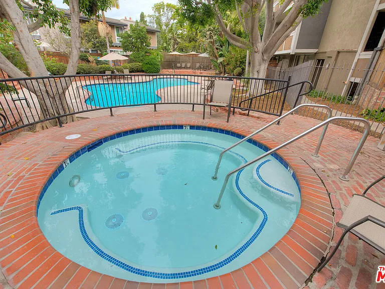 6505 Green Valley Cir #301 — Photo 30