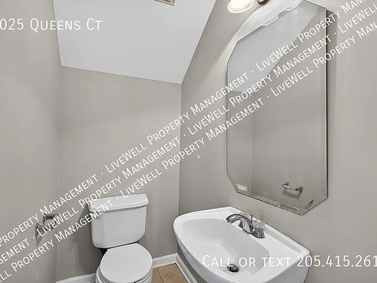 2025 Queens Ct — Photo 9