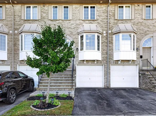 3480 Upper Middle Rd #3, Burlington, ON L7M 4S1