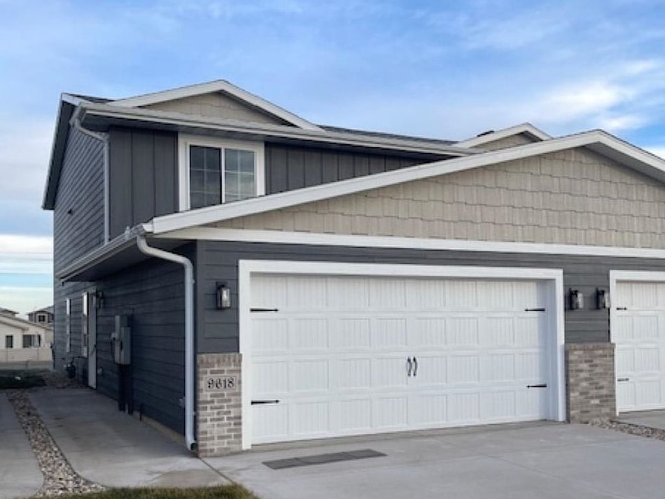 1st image of 9618 W Tunis Dr
