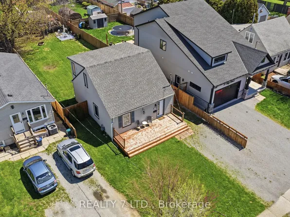 29 Lloyd St, Saint Catharines, ON L2S 2P1